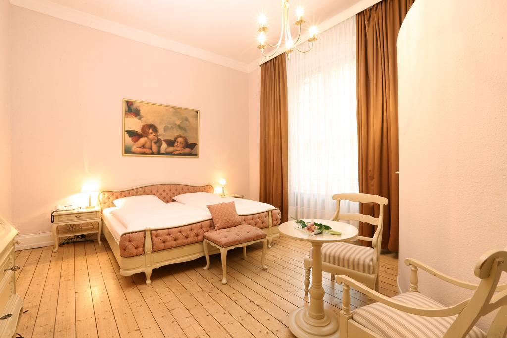 Hotel Amsterdam Hamburg-Harburg Rum bild