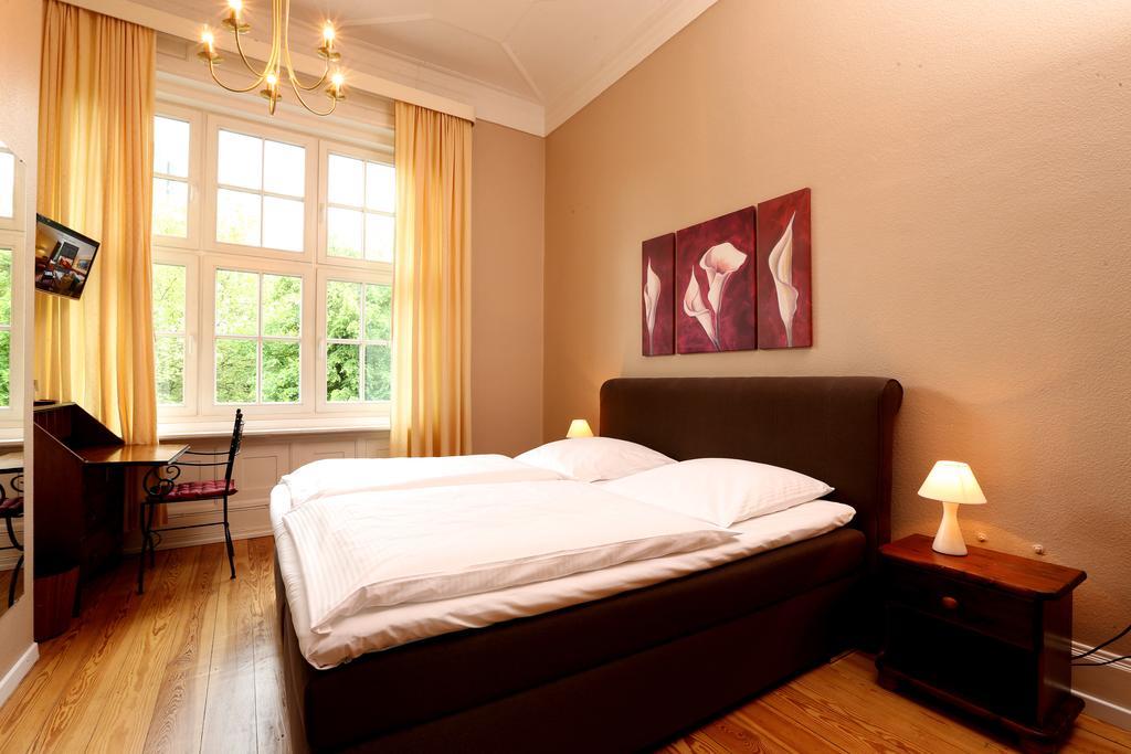 Hotel Amsterdam Hamburg-Harburg Rum bild