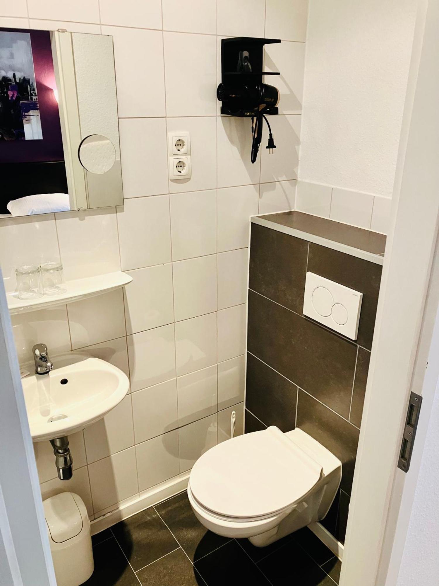 Hotel Amsterdam Hamburg-Harburg Exteriör bild
