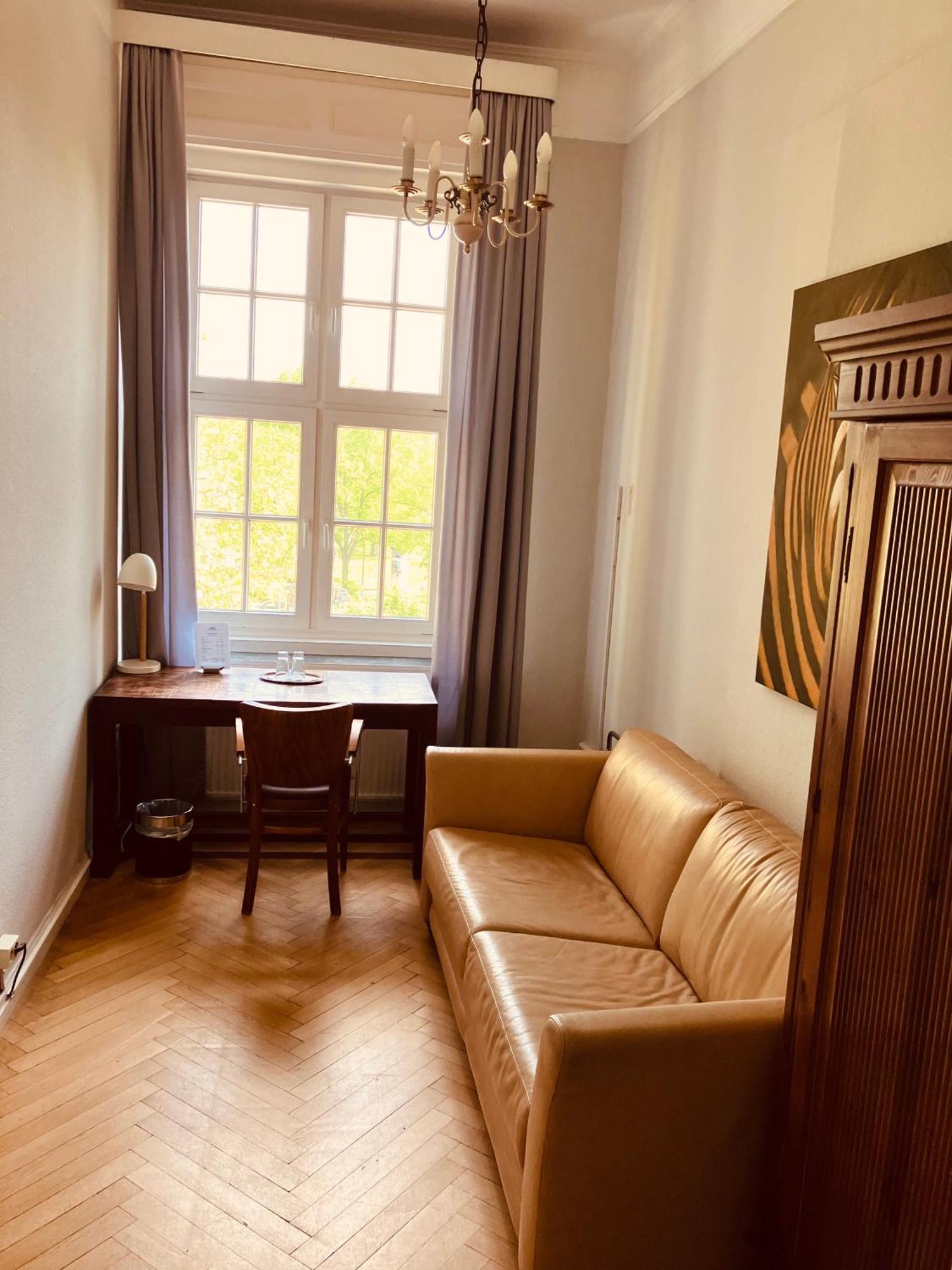 Hotel Amsterdam Hamburg-Harburg Exteriör bild