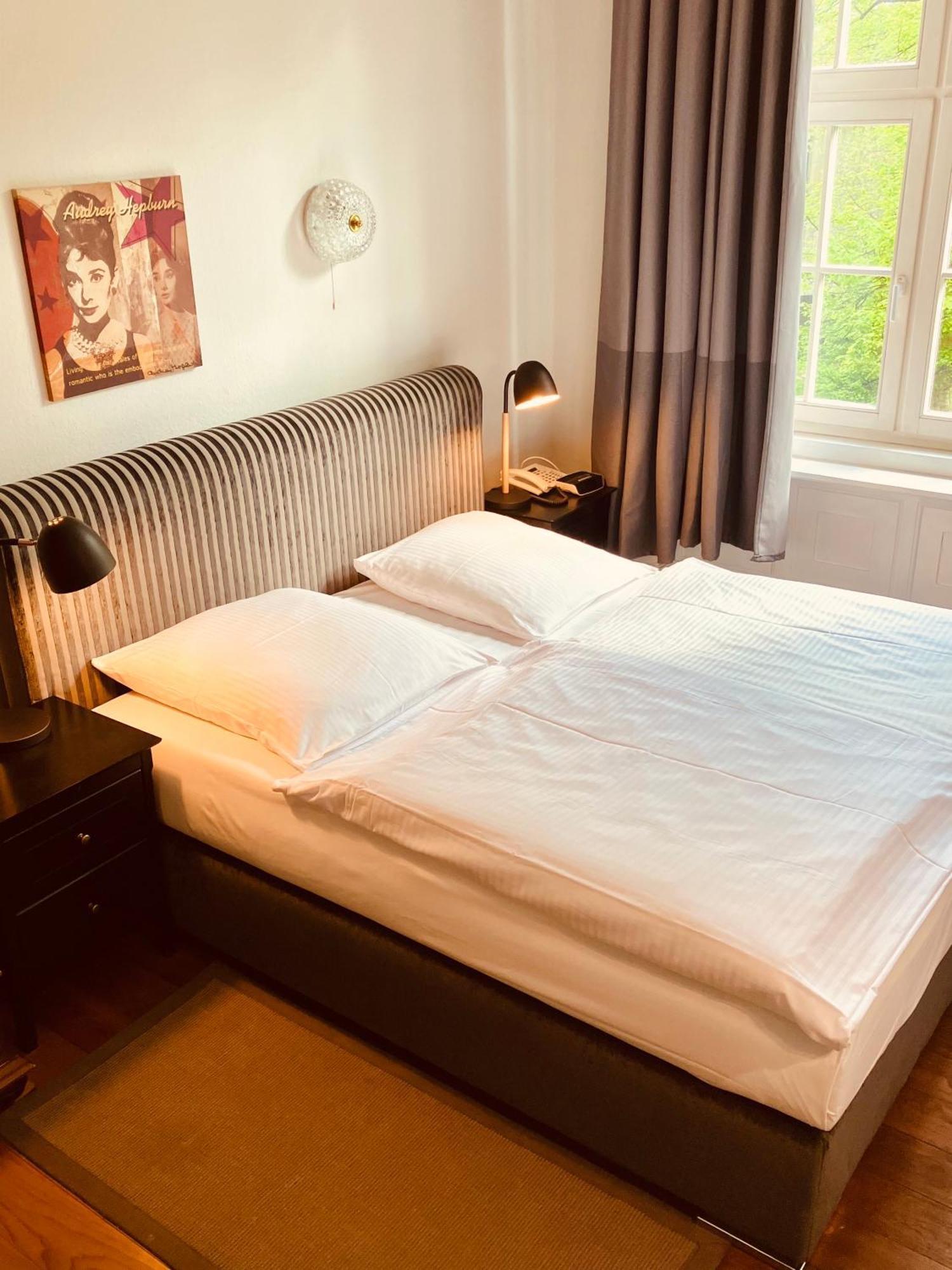 Hotel Amsterdam Hamburg-Harburg Exteriör bild